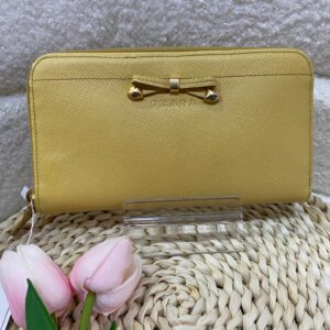 Prada Long Wallet 80% New