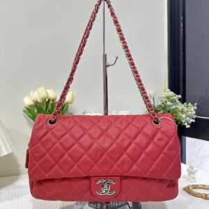 Chanel Jumbo Caviar Easy Flap 92% New