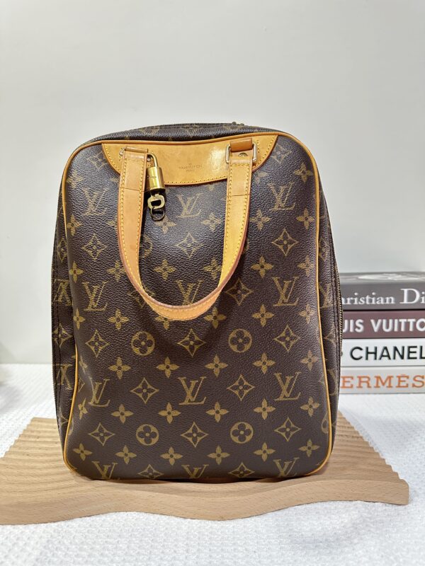 LV Excursion Shoe Case Handbag 88% New