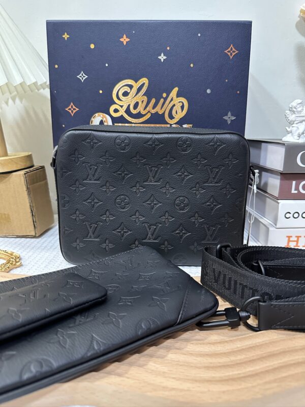 LV Trio Messenger 95% New - Image 3