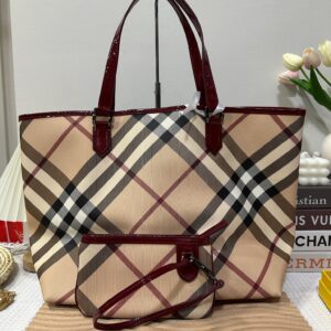 Burberry Haymarket Tote 94% New