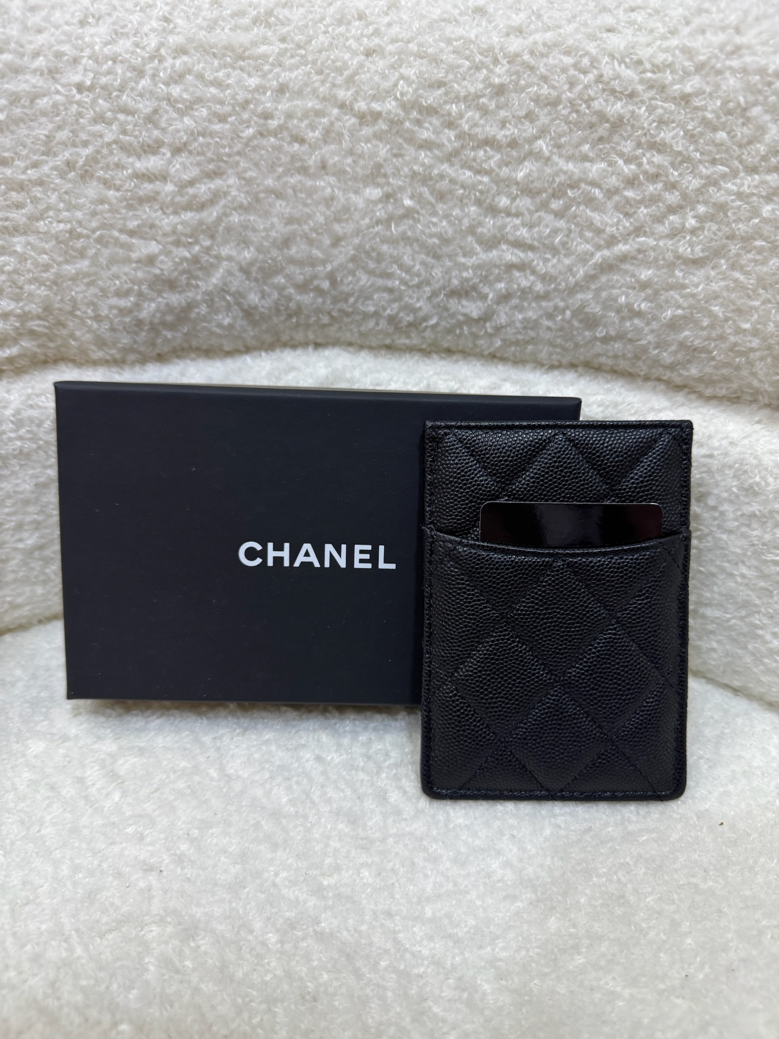 Chanel Crystal Vertical Card Holder 95 New - Image 3