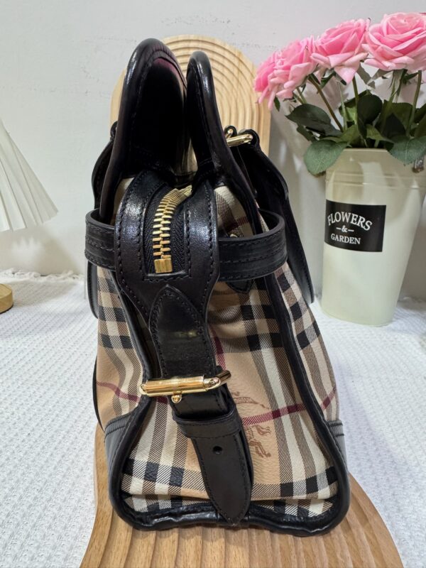 Burberry Haymarket Check Tote 92 New - Image 5
