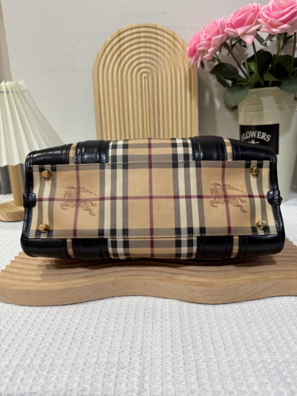 Burberry Haymarket Check Tote 92 New - Image 6