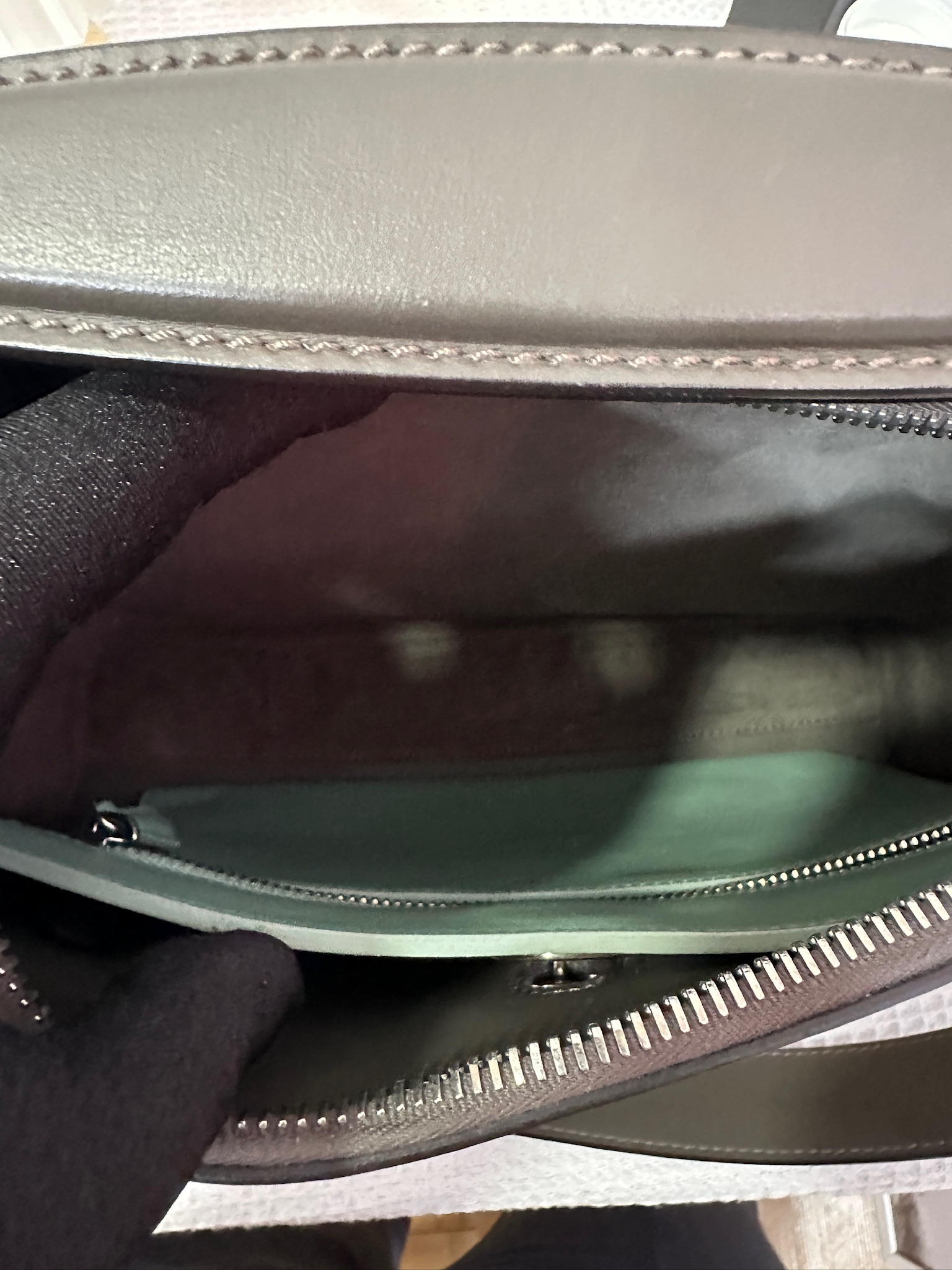 Fendi Dot Com Slingbag 93 New - Image 9