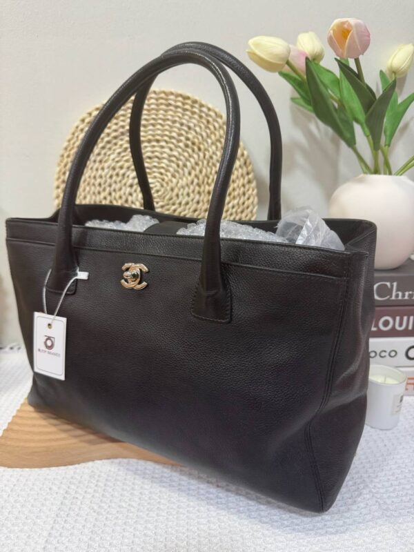 Chanel Executive Tote 95 New - Image 4