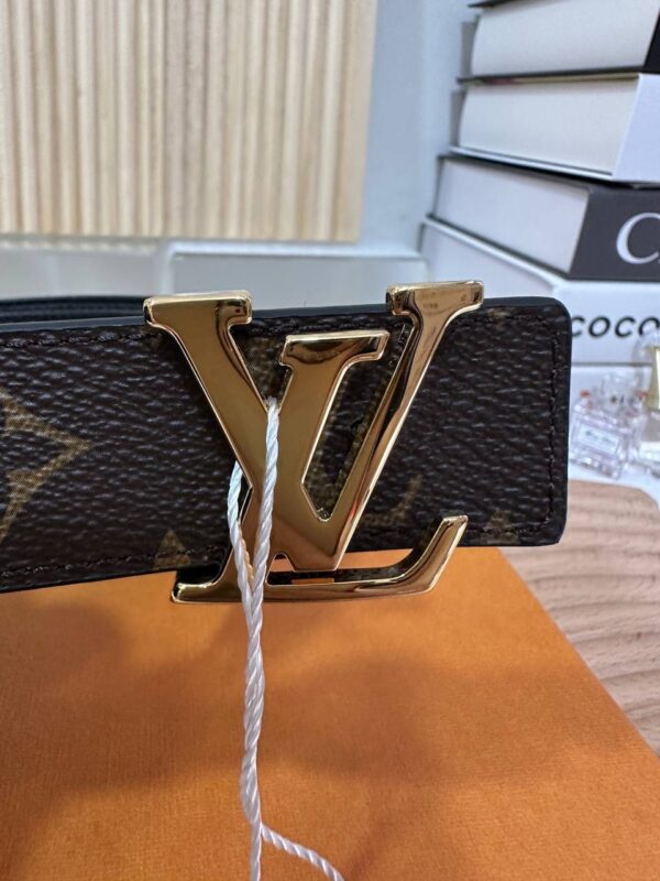 LV Women Belt 75cm 93 New - Image 3