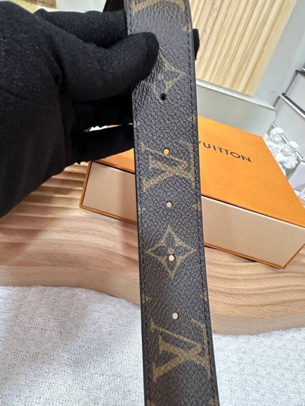 LV Women Belt 75cm 93 New - Image 7