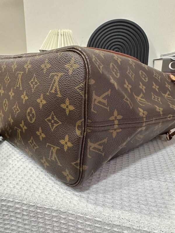 LV Monogram Neverfull MM with Pouch 93 New - Image 5