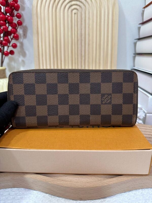 LV Monogram Zipped Long Wallet 90 New