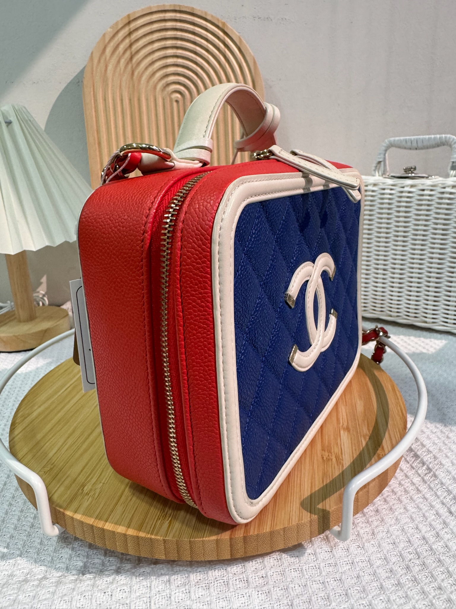 Chanel Vanity Case Blue and Red 95 New - Image 3