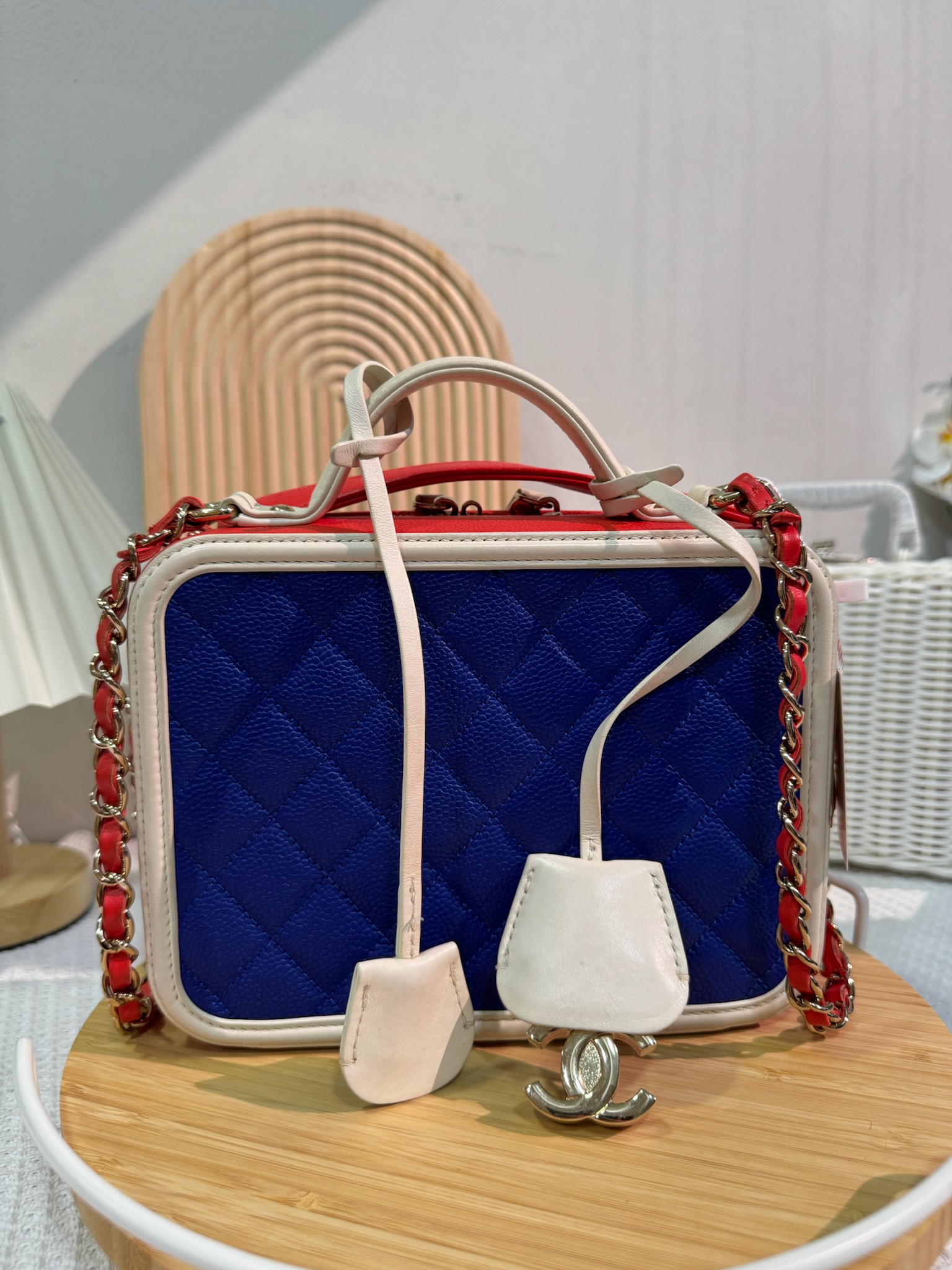 Chanel Vanity Case Blue and Red 95 New - Image 5