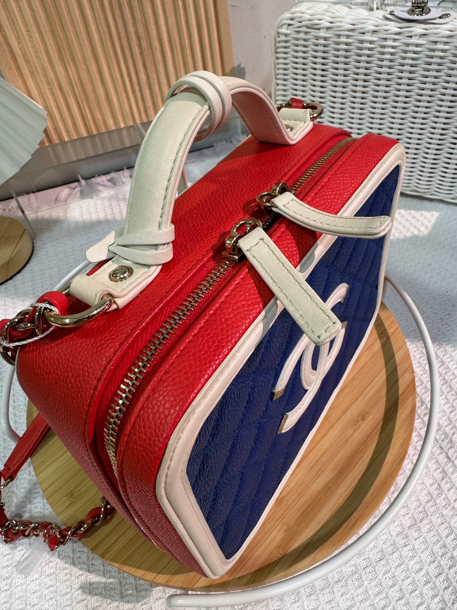 Chanel Vanity Case Blue and Red 95 New - Image 7