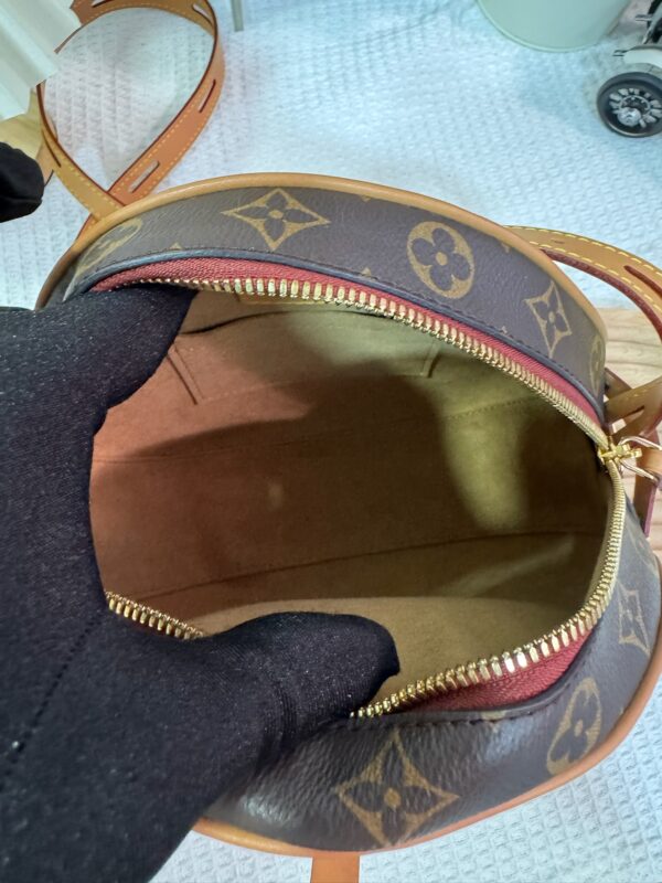 LV Boite Chapeau Souple MM 95 New - Image 9