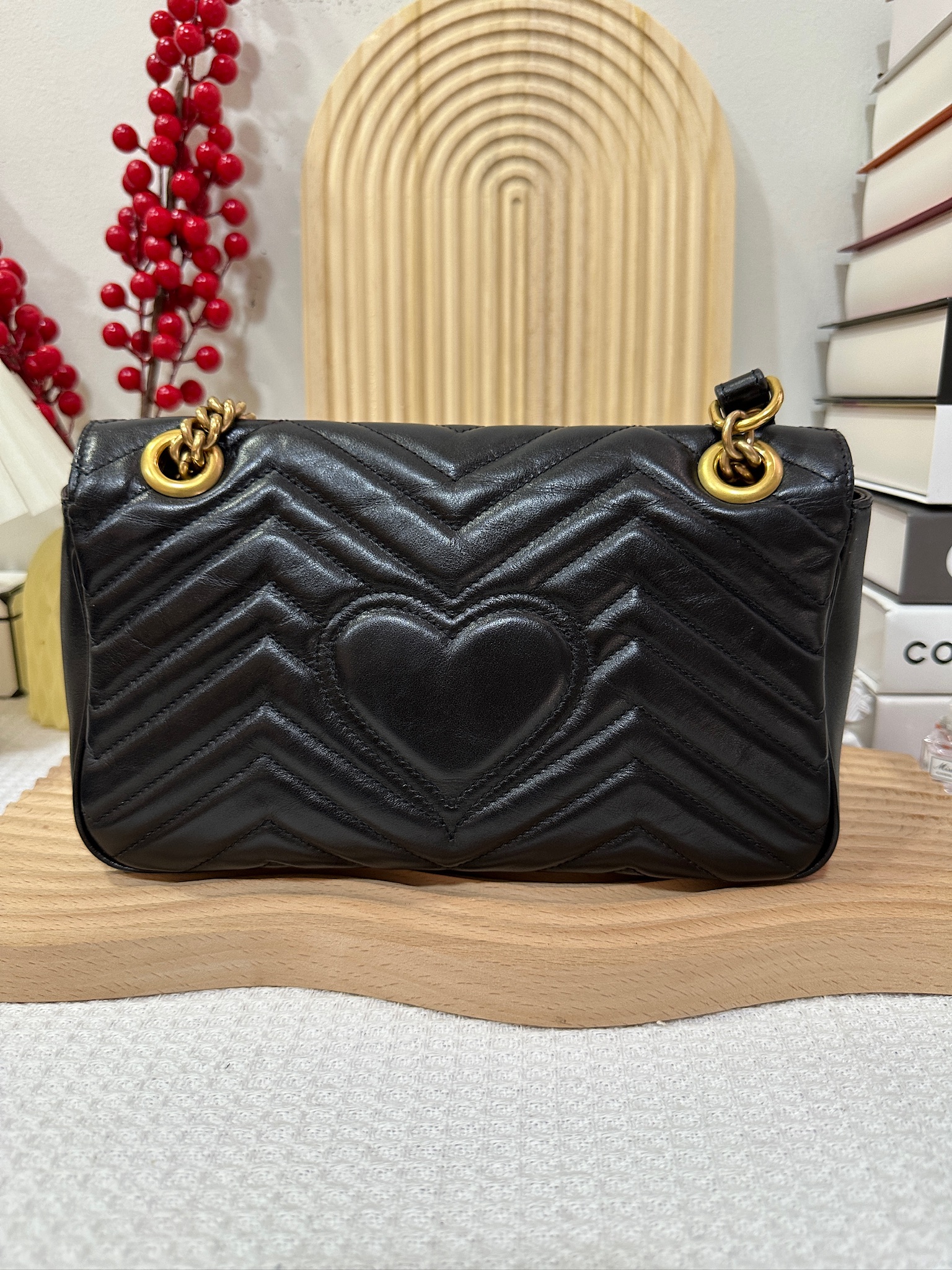Gucci Marmont Small Shoulder Bag 95 New - Image 3