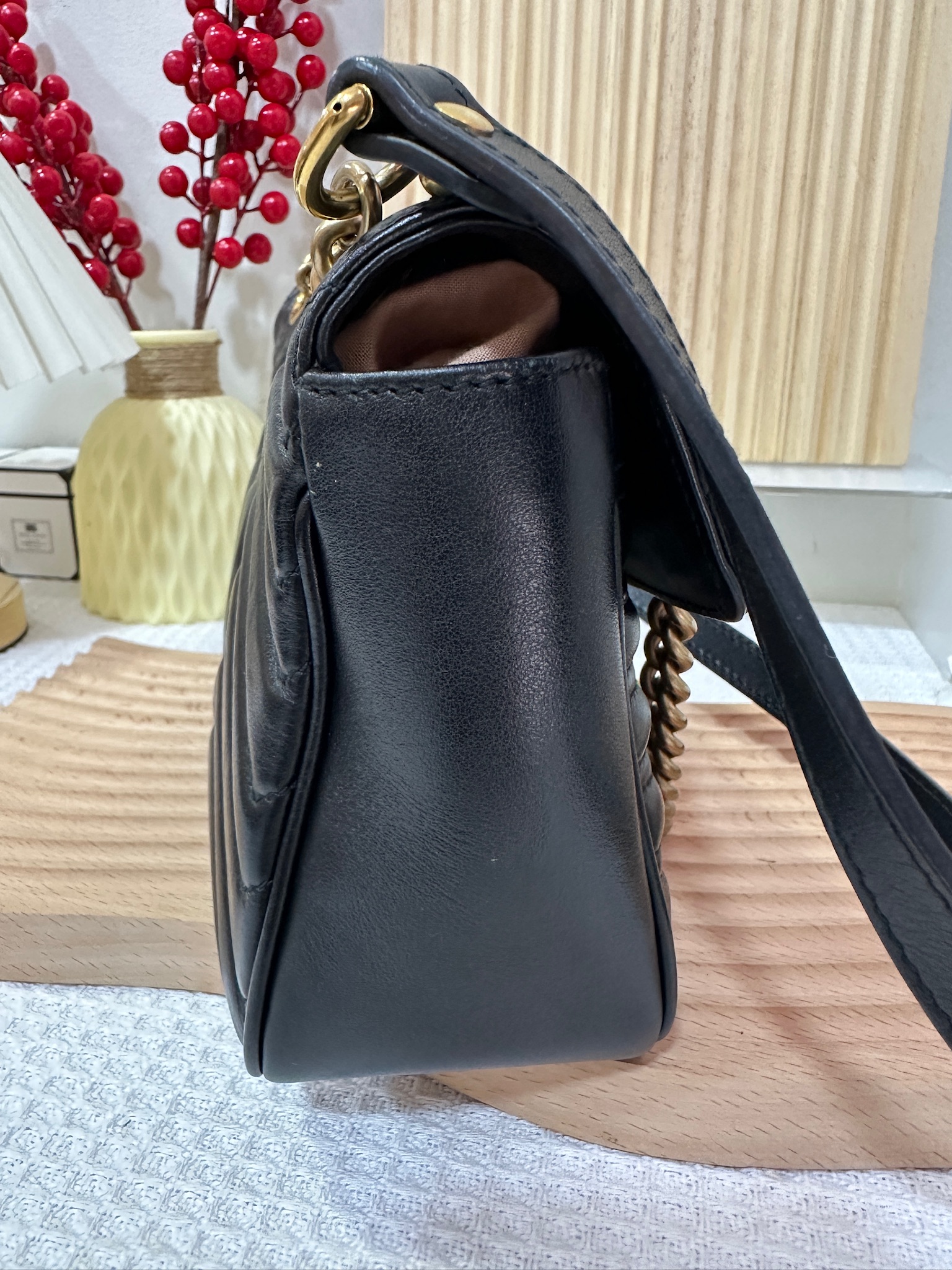 Gucci Marmont Small Shoulder Bag 95 New - Image 5