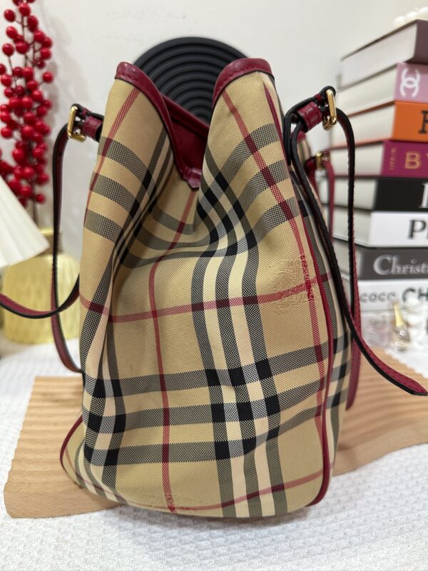 Burberry Haymarket Canterbury Tote 90 New - Image 5