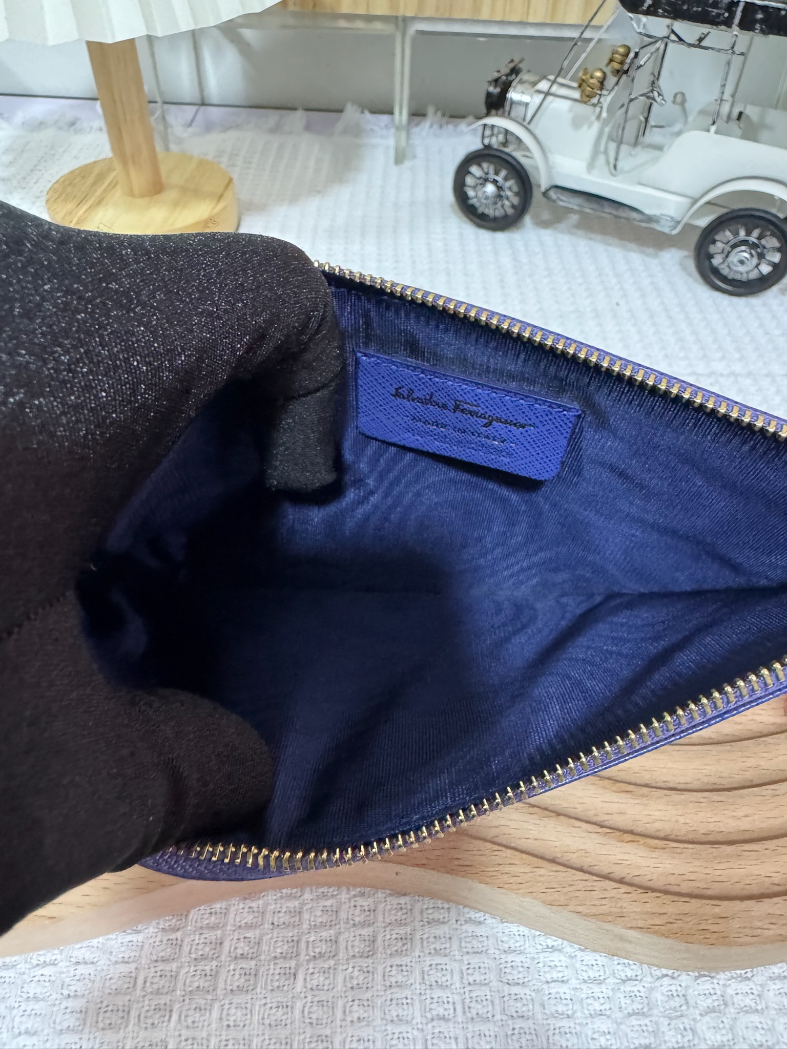 Ferragamo Logo Wrislet 92 New - Image 9