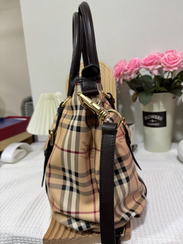 Burberry Haymarket Check Tote 93 New - Image 5