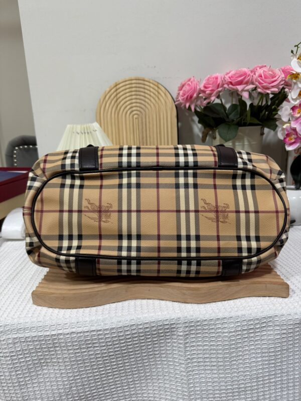 Burberry Haymarket Check Tote 93 New - Image 6