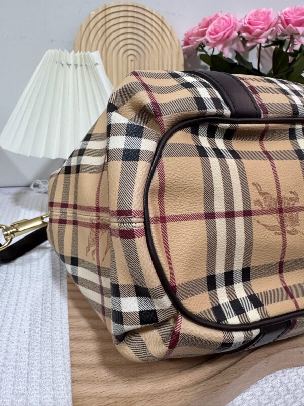 Burberry Haymarket Check Tote 93 New - Image 7