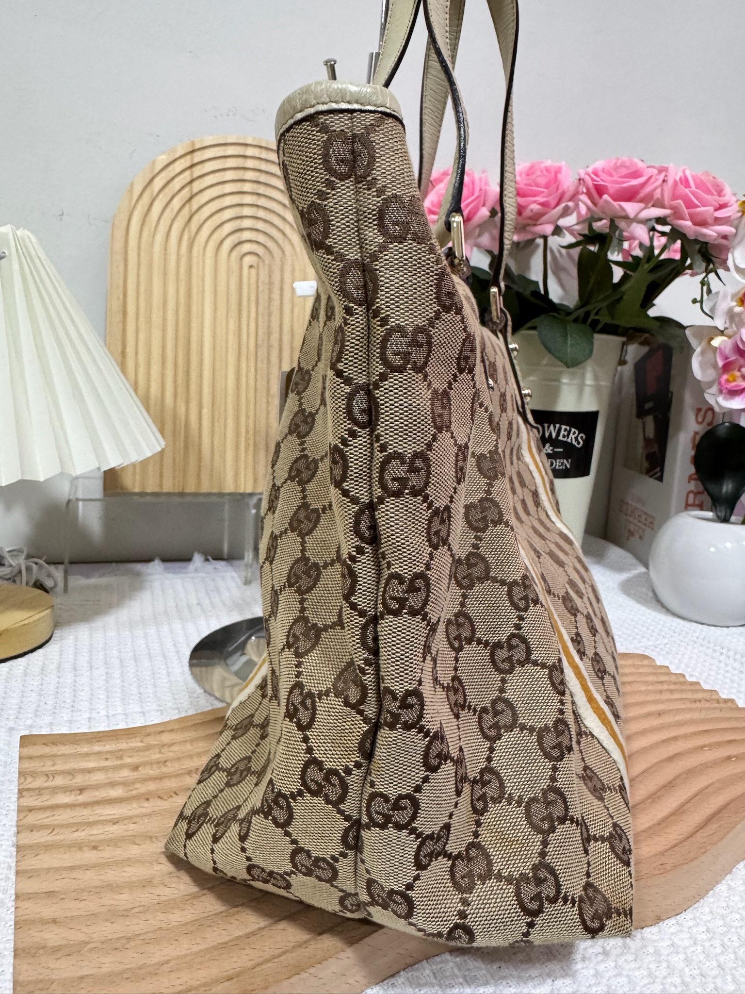 Gucci Classic Tote Bag 90 New - Image 4