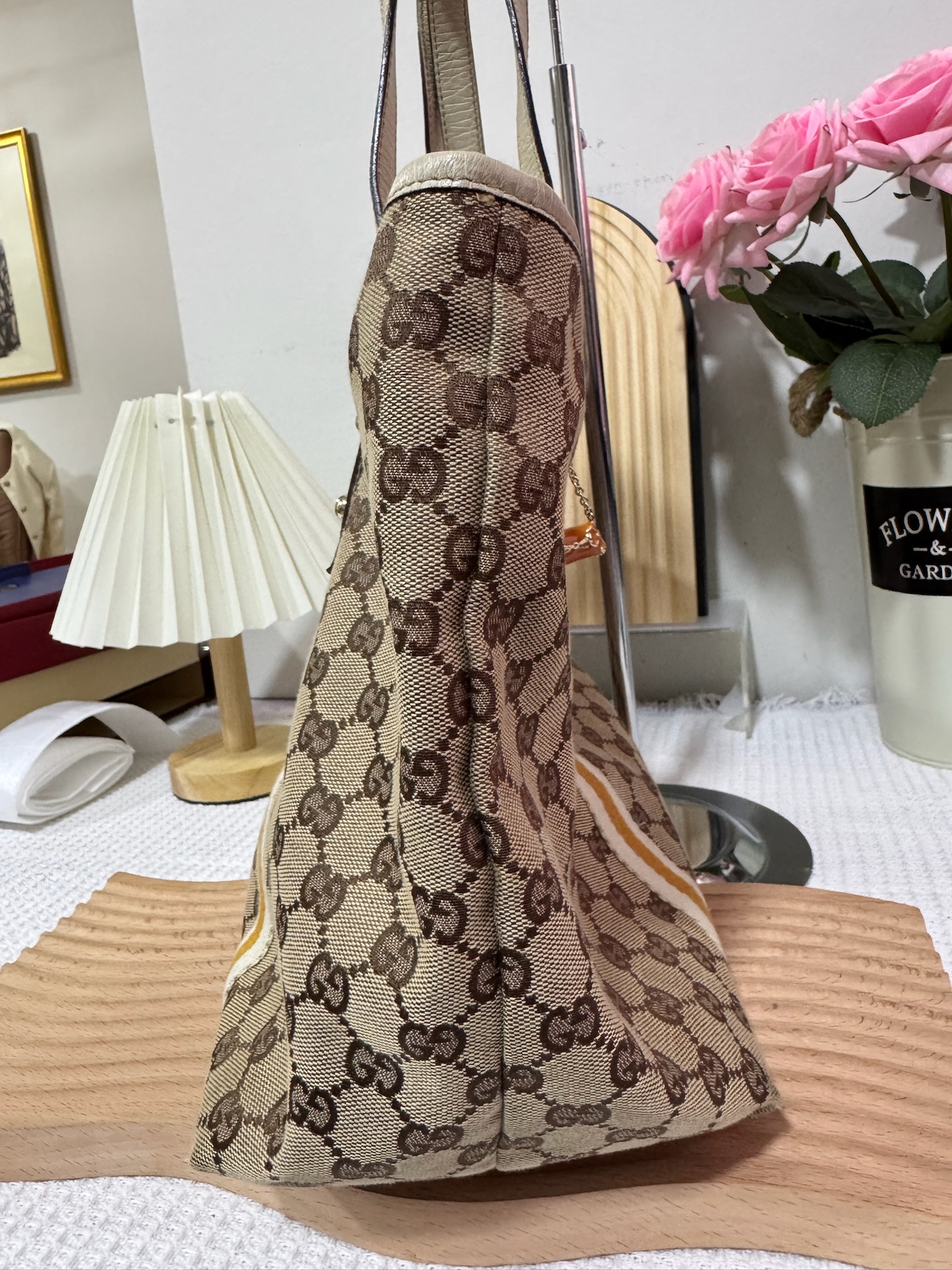 Gucci Classic Tote Bag 90 New - Image 5