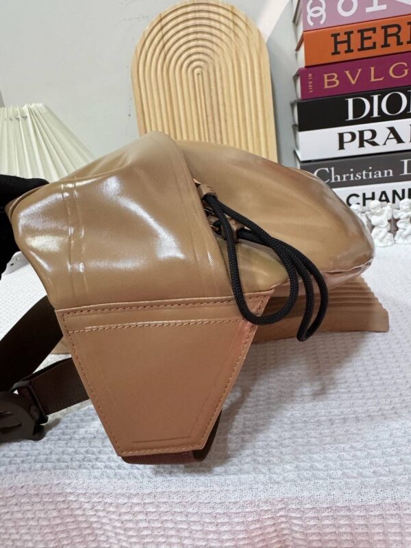 Burberry Large Bumbag 95 New - Image 9