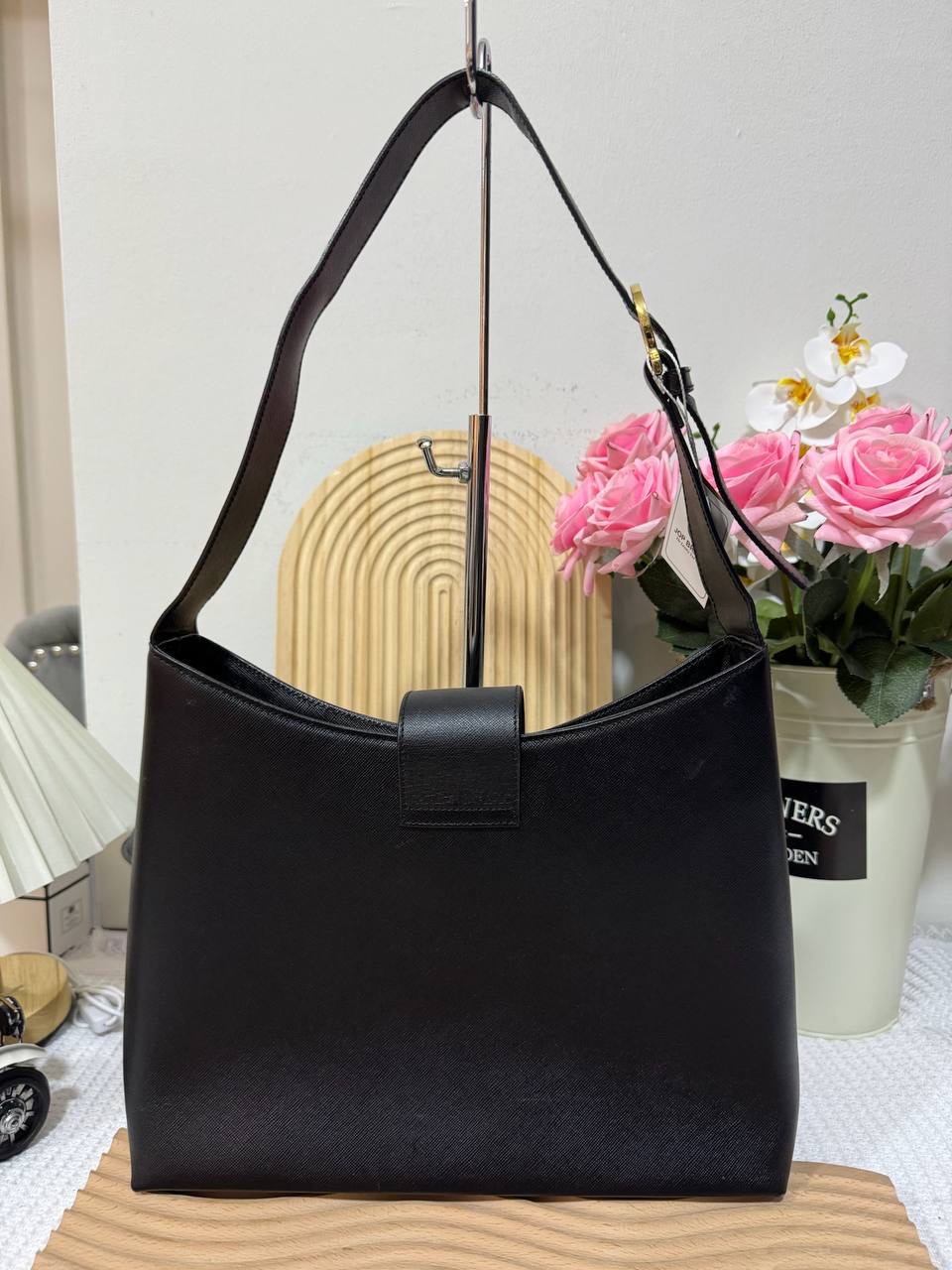 Ferragamo Gancini Shoulder Bag 90 New - Image 3