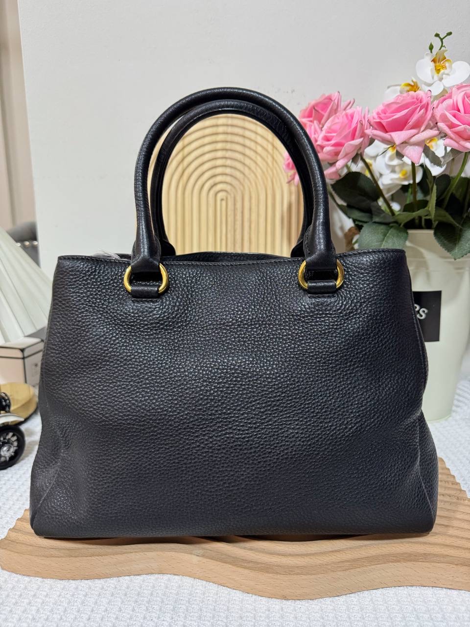 Prada Vitello Phenix Leather Tote 90 New - Image 3