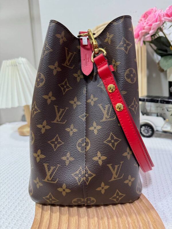 LV Neo Noe MM Red 95 New - Image 5