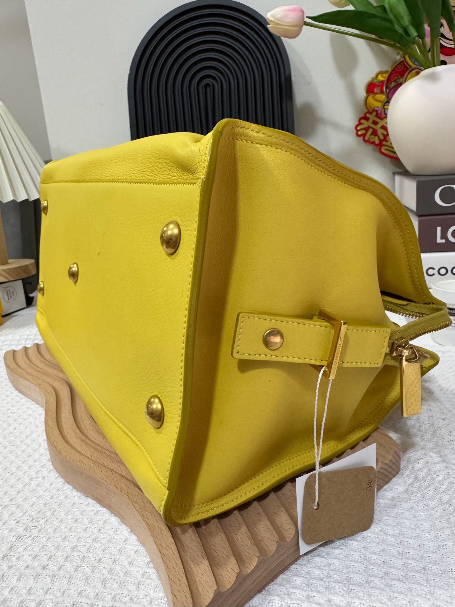 YSL Chyc Cabas Y bag Yellow 90 New - Image 8