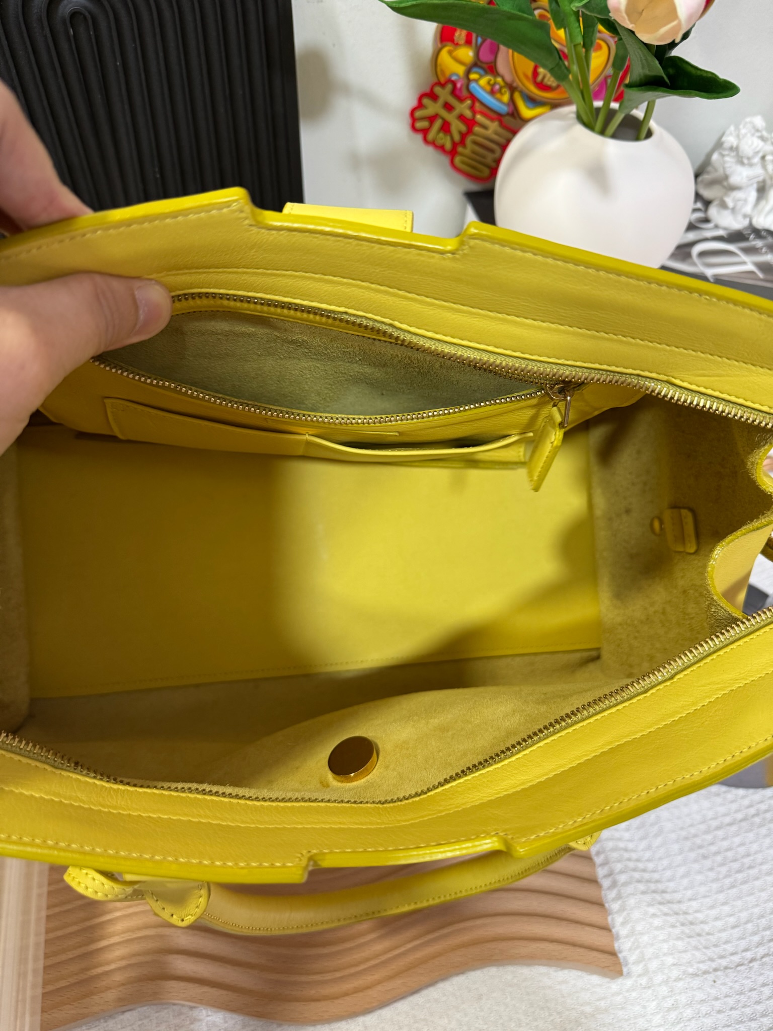 YSL Chyc Cabas Y bag Yellow 90 New - Image 9
