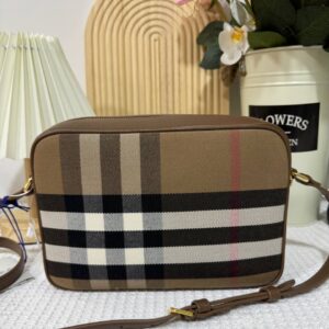 Burberry Classic Camera Bag (New)