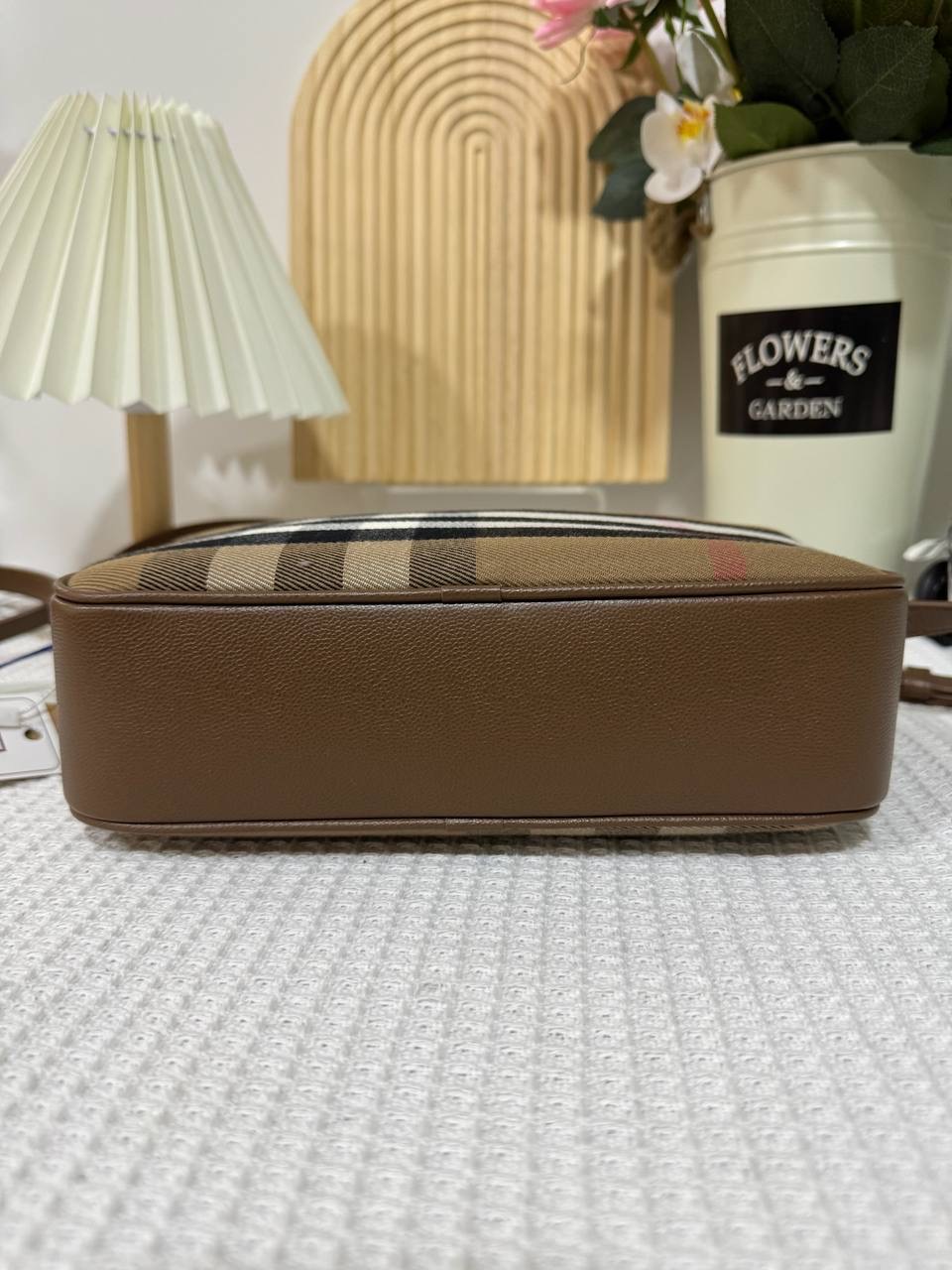 Burberry Classic Camera Bag (New) - Image 6