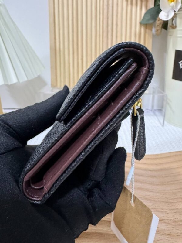 Chanel Classic Trifold Small Wallet 95 New - Image 4