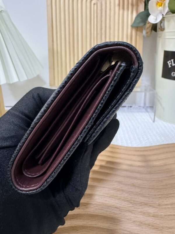 Chanel Classic Trifold Small Wallet 95 New - Image 5