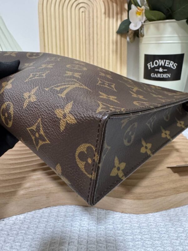 LV Monogram Toiletry 26 Pouch 94 New - Image 8