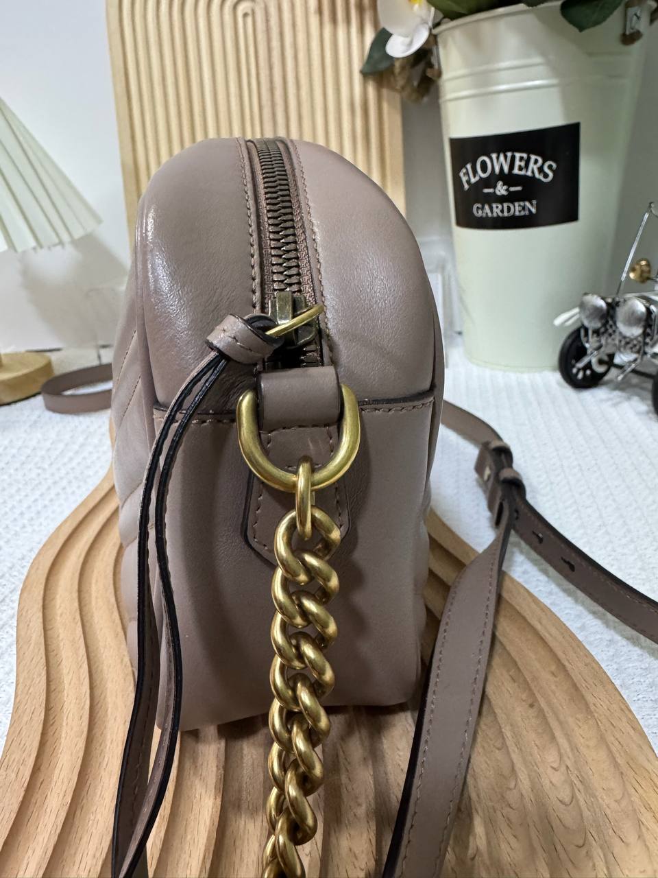 Gucci Marmont Camera Bag 95 New - Image 5