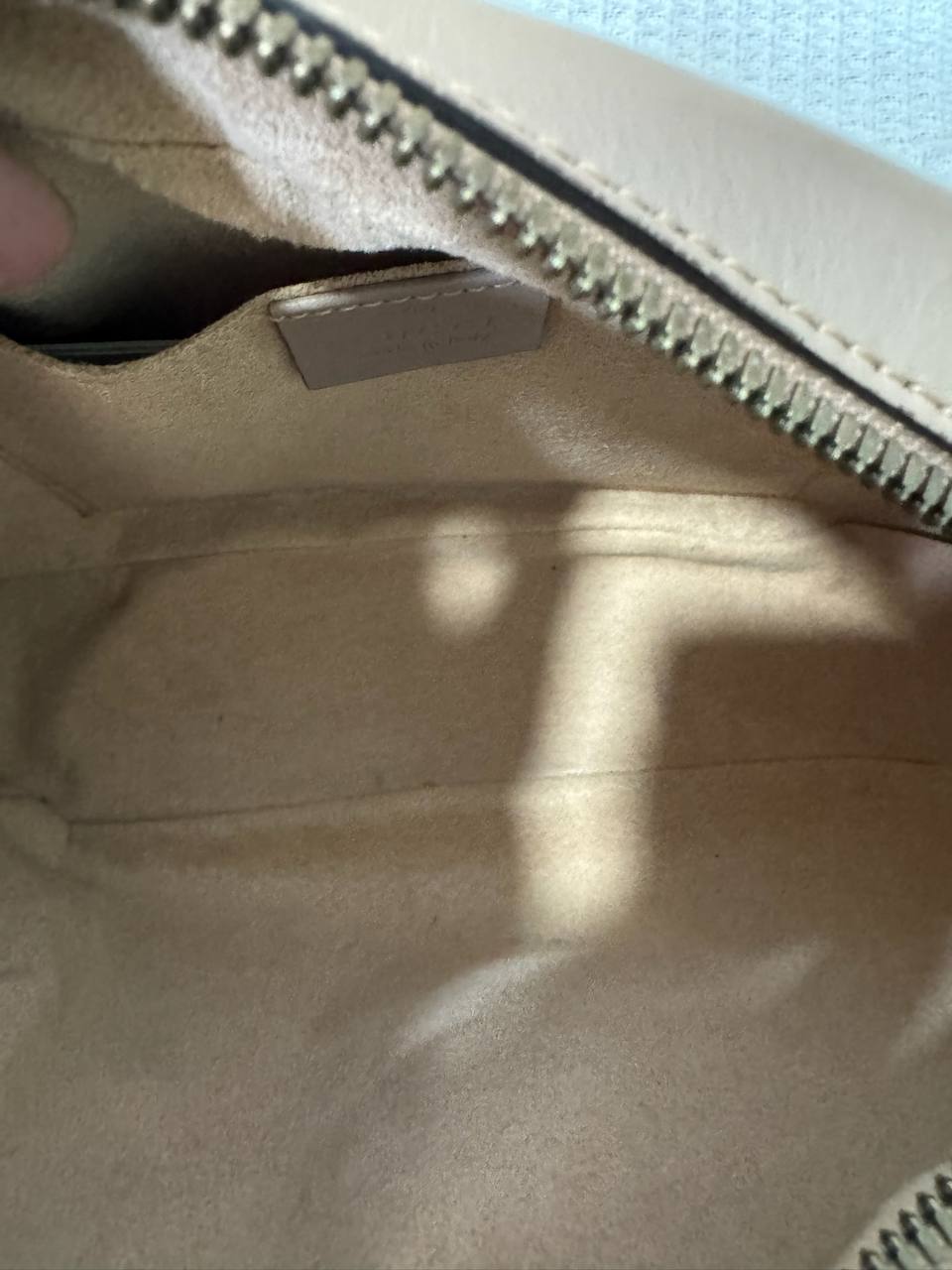 Gucci Marmont Camera Bag 95 New - Image 9