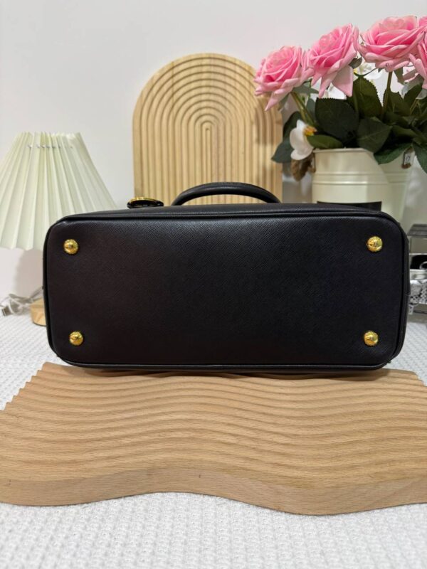 Prada Saffiano Lux Convertable Tote 95 New - Image 6