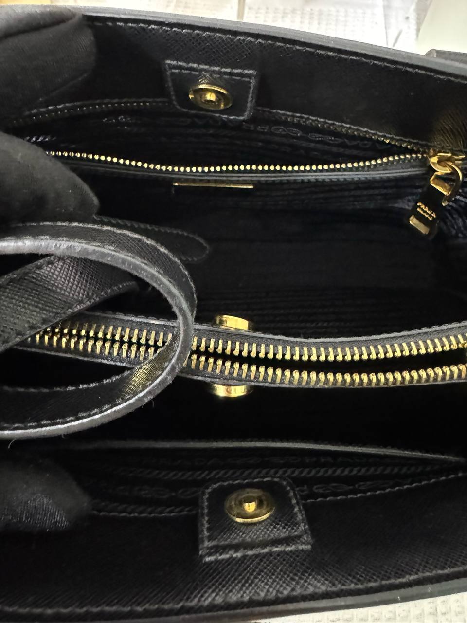 Prada Saffiano Lux Convertable Tote 95 New - Image 9